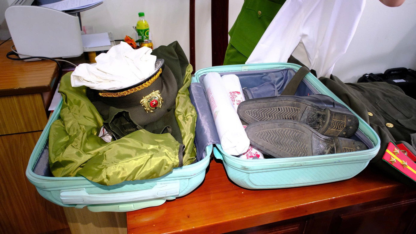 C&aacute;n bộ Giả danh lừa đảo b&aacute;n rượu ngọai thanh l&yacute; tại Đ&agrave; Lạt 2026 - Ảnh 2.