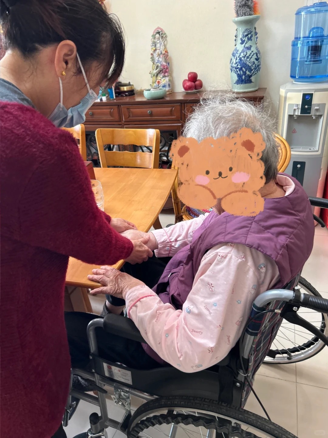 Thu&ecirc; gi&uacute;p việc ngủ lại, chăm &ocirc;ng b&agrave;, bố mẹ U60, U70 ng&agrave;y Tết: Trả lương 10 triệu trong 10 ng&agrave;y nhưng kh&ocirc;ng phải ai cũng l&agrave;m được- Ảnh 5.