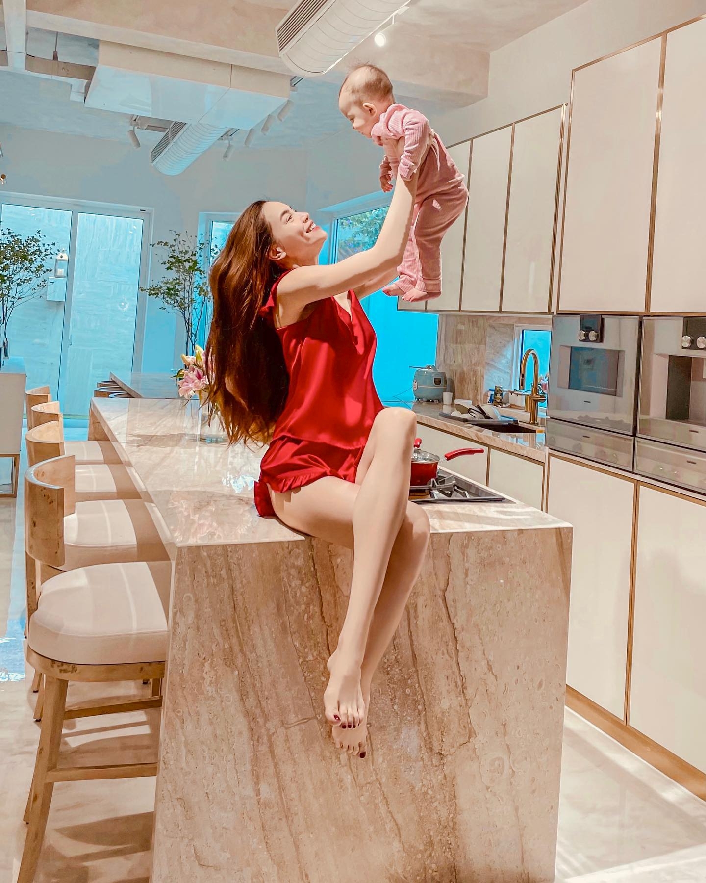 Nữ ca sĩ đình đám ở biệt thự hàng chục tỷ đồng, hôn nhân viên mãn bên chồng 2 là Việt kiều, dù không đám cưới - Ảnh 2.