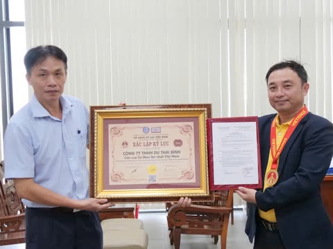 Vua cua Cà Mau xác lập kỷ lục lớn nhất Việt Nam năm 2026 - Ảnh 1.