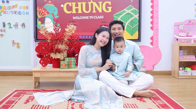 Biệt thự mấy chục tỷ nh&agrave; Đo&agrave;n Văn Hậu tr&agrave;n ngập sắc hoa đ&oacute;n Tết, tiểu thư Do&atilde;n Hải My kh&eacute;o chăm qu&aacute; đi! - Ảnh 2.