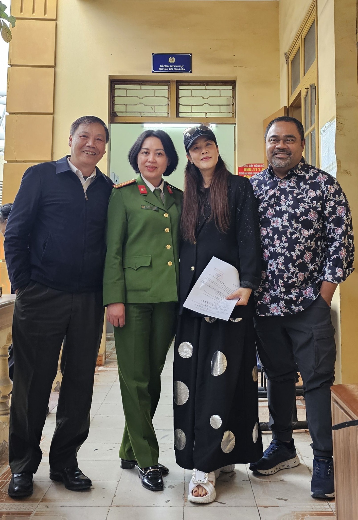 Chồng nữ ca sĩ hàng đầu Việt Nam từ Mỹ về đến ngay công an làm 1 việc - Ảnh 1.