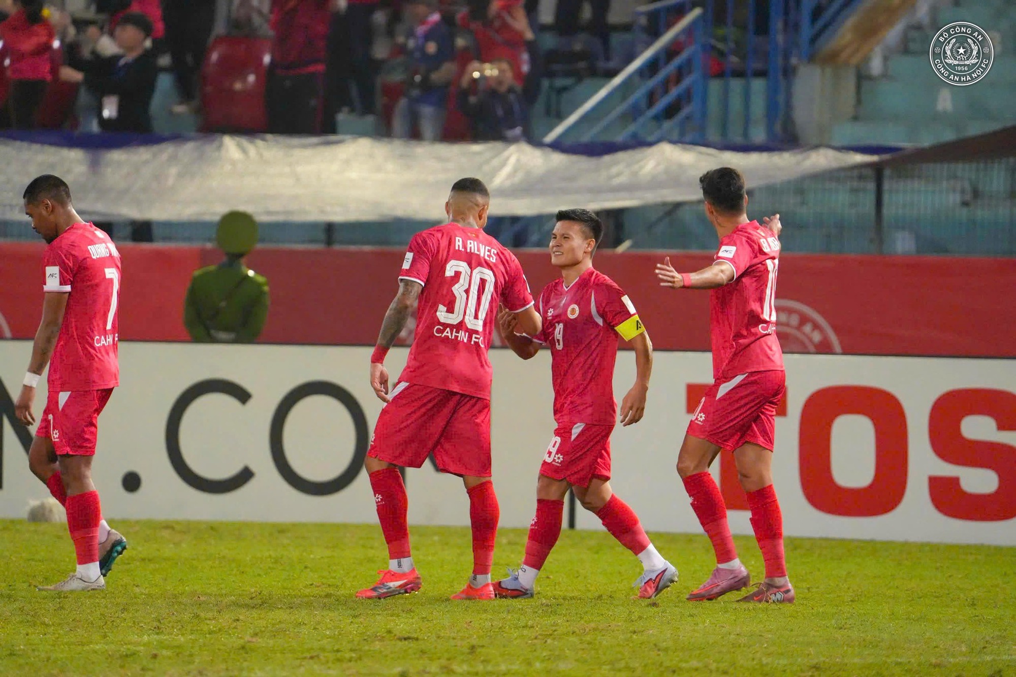 Truyền thông châu Á ấn tượng với bàn thắng của Đình Bắc - Ảnh 5.