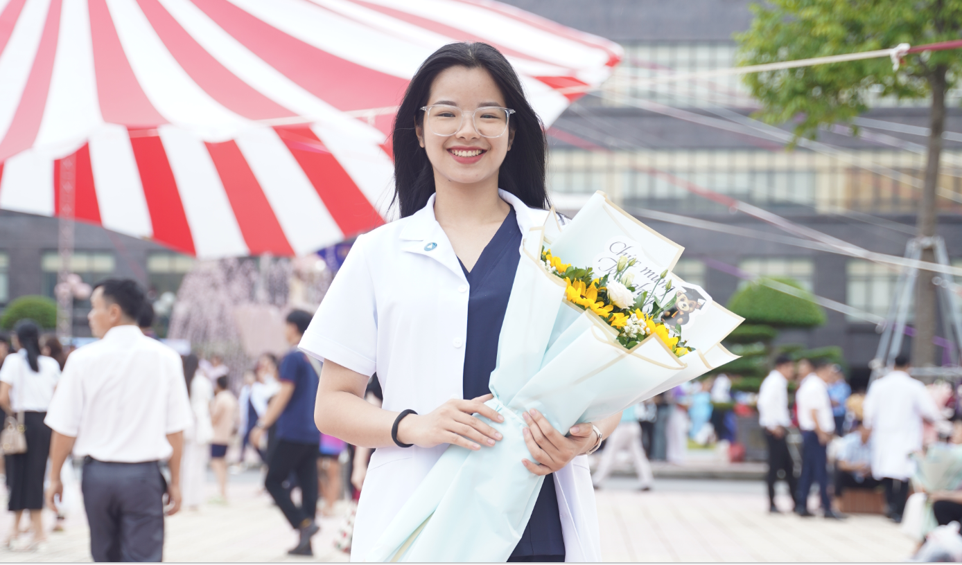 Ban ngày cứu người, ban đêm “đốt cháy” phòng gym: Cuộc sống hai nhịp của nữ bác sĩ GenZ - Ảnh 1.