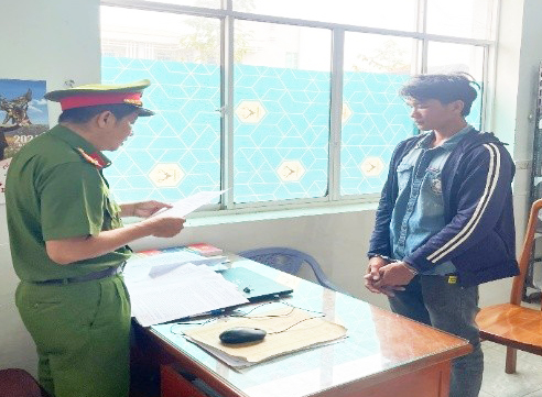 Giao cấu 5 lần với bé gái, nam thanh niên bị bắt tạm giam - Ảnh 1.