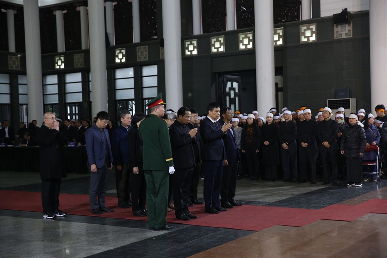 Lễ tang cấp Nh&agrave; nước nguy&ecirc;n Ph&oacute; Chủ tịch Hội đồng Bộ trưởng Đo&agrave;n Duy Th&agrave;nh 2026 - Ảnh 5.
