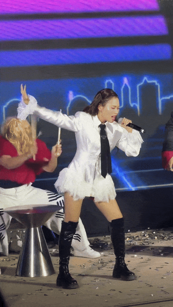 Phương Mỹ Chi nhập vai T&oacute;c Ti&ecirc;n quậy banh MXH, ch&iacute;nh chủ phải nhắc nhở 1 điều- Ảnh 1.