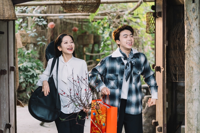 Vũ Diệu Thảo cùng nam ca sĩ Gen Z kể chuyện Tết bình an- Ảnh 1.