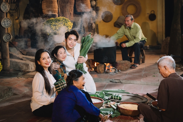 Vũ Diệu Thảo cùng nam ca sĩ Gen Z kể chuyện Tết bình an- Ảnh 8.