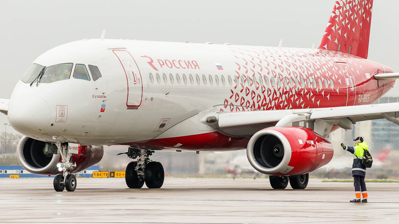 Trung Quốc lên tiếng giúp Cuba, Nga chuẩn bị sơ tán du khách - Ảnh 1.