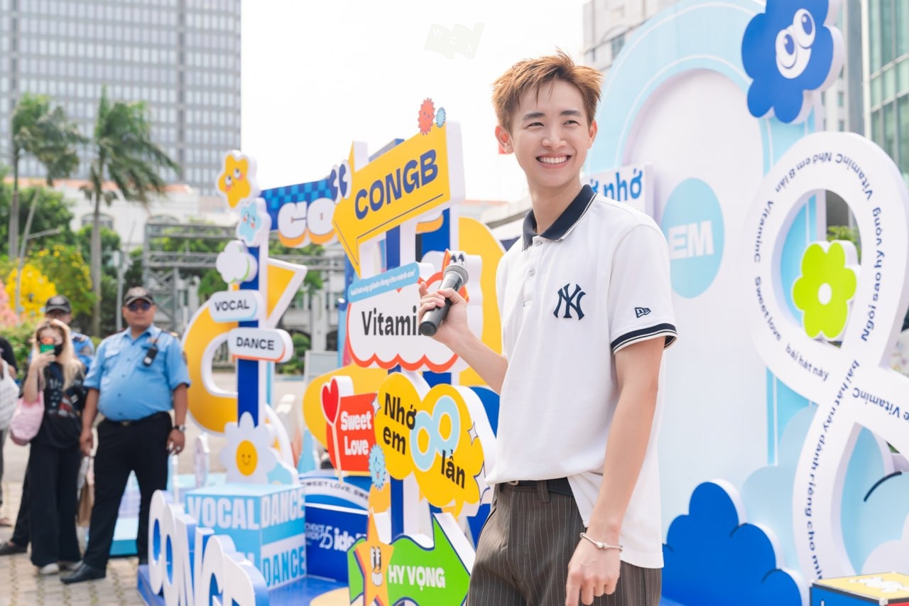 To&agrave;n cảnh "vũ trụ" fandom IDOL14 tại WeChoice Awards 2025: Loạt hoạt động lần đầu ti&ecirc;n xuất hiện! - Ảnh 5.