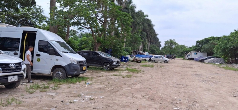 Hà Nội: Phường Vĩnh Hưng có 54 bãi xe trái phép gây mất mỹ quan đô thị - Ảnh 1.