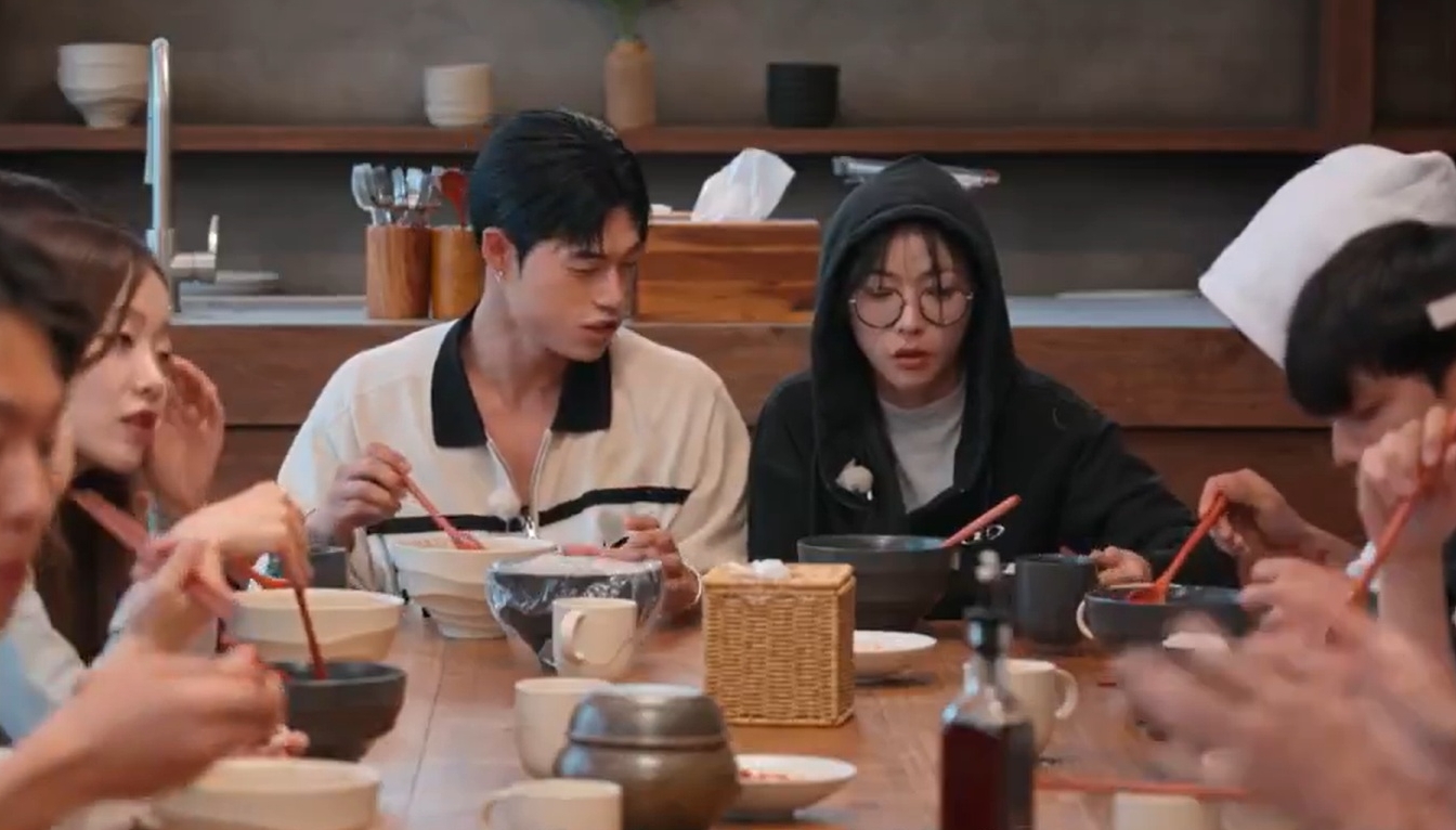 Xuất hiện 2 kẻ muốn phá nát chuyện của Soobin và bạn gái- Ảnh 1. Xuất hiện 2 kẻ muốn phá nát chuyện của Soobin và bạn gái- Ảnh 1.