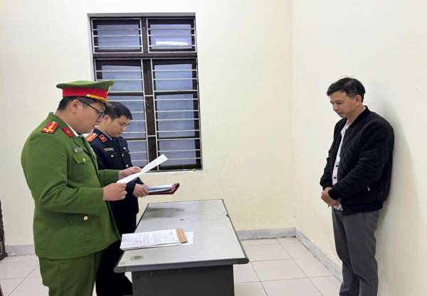 Tất cả người d&acirc;n c&oacute; t&agrave;i khoản ng&acirc;n h&agrave;ng ch&uacute; &yacute;: Nhận được kiểu tiền n&agrave;y phải b&aacute;o c&ocirc;ng an ngay - Ảnh 1.