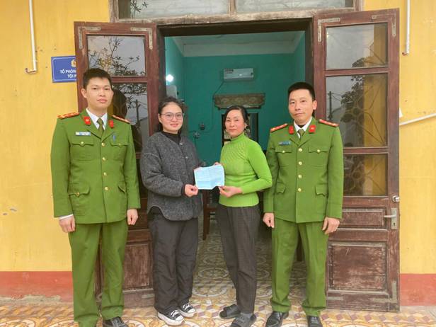 Tất cả người d&acirc;n c&oacute; t&agrave;i khoản ng&acirc;n h&agrave;ng ch&uacute; &yacute;: Nhận được kiểu tiền n&agrave;y phải b&aacute;o c&ocirc;ng an ngay - Ảnh 3.