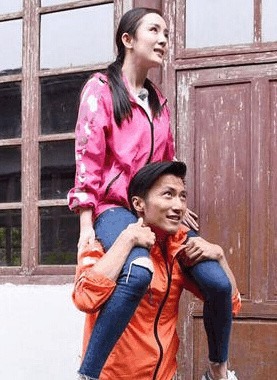 Tình cũ không rủ cũng tới: Bắt gặp Dương Mịch công khai nhìn Tạ Đình Phong đắm đuối, chuyện quá khứ bỗng hot lại?- Ảnh 8.