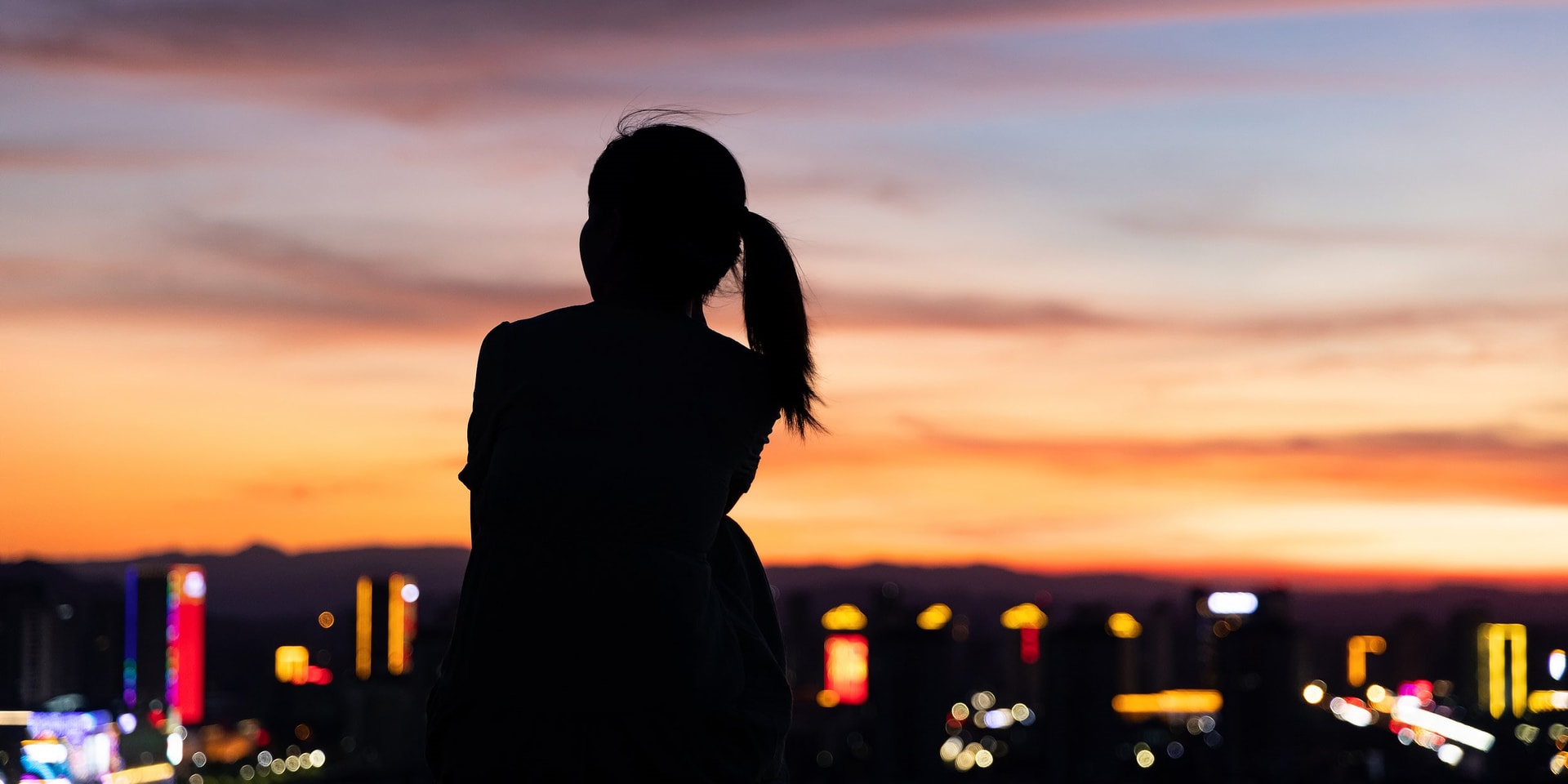 125 Triệu Người Cô Đơn Ở Trung Quốc Và Ứng Dụng Điểm Danh ' Bạn Chết Chưa? ' Năm 2026 - Ảnh 1.