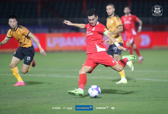 Tiền đạo Tiến Linh tặng 50 triệu đồng cho đồng nghiệp CLB Thanh Hóa - Ảnh 1.