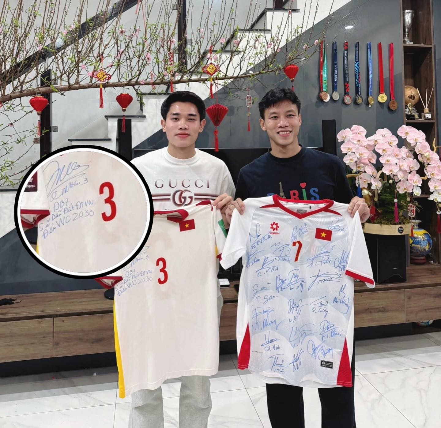 Đình Bắc ghé nhà Quế Ngọc Hải chúc tết, tặng món quà gì mà khiến dân tình xôn xao?- Ảnh 2.