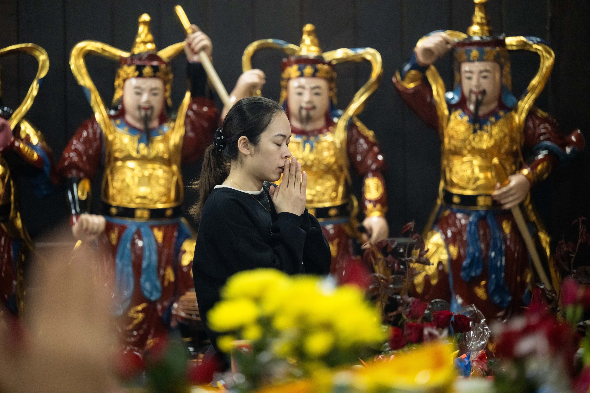 Chùa Hà đông nghẹt dịp Valentine 2026, nơi cầu duyên của giới trẻ - Ảnh 15.