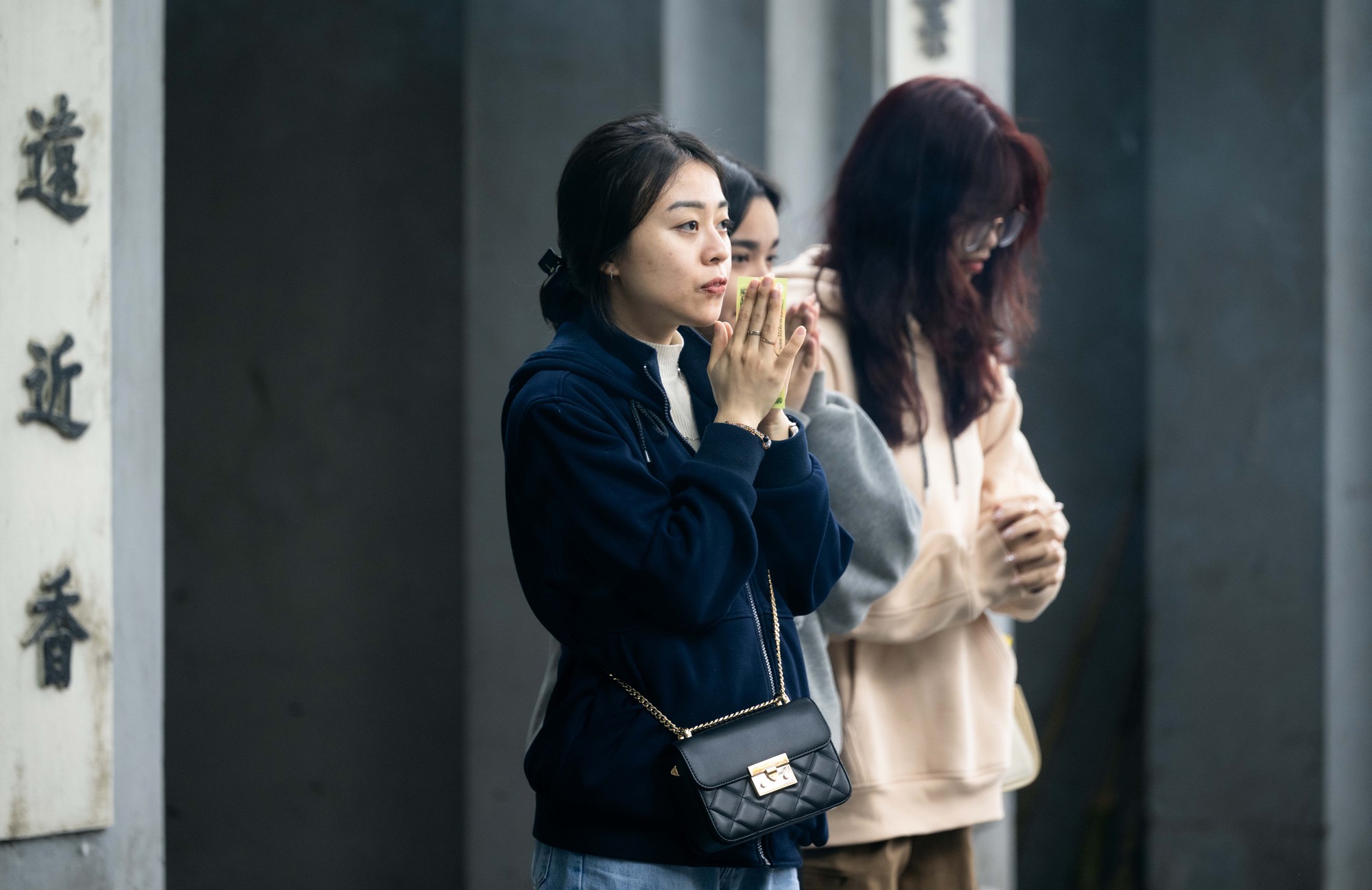 Chùa Hà đông nghẹt dịp Valentine 2026, nơi cầu duyên của giới trẻ - Ảnh 9.