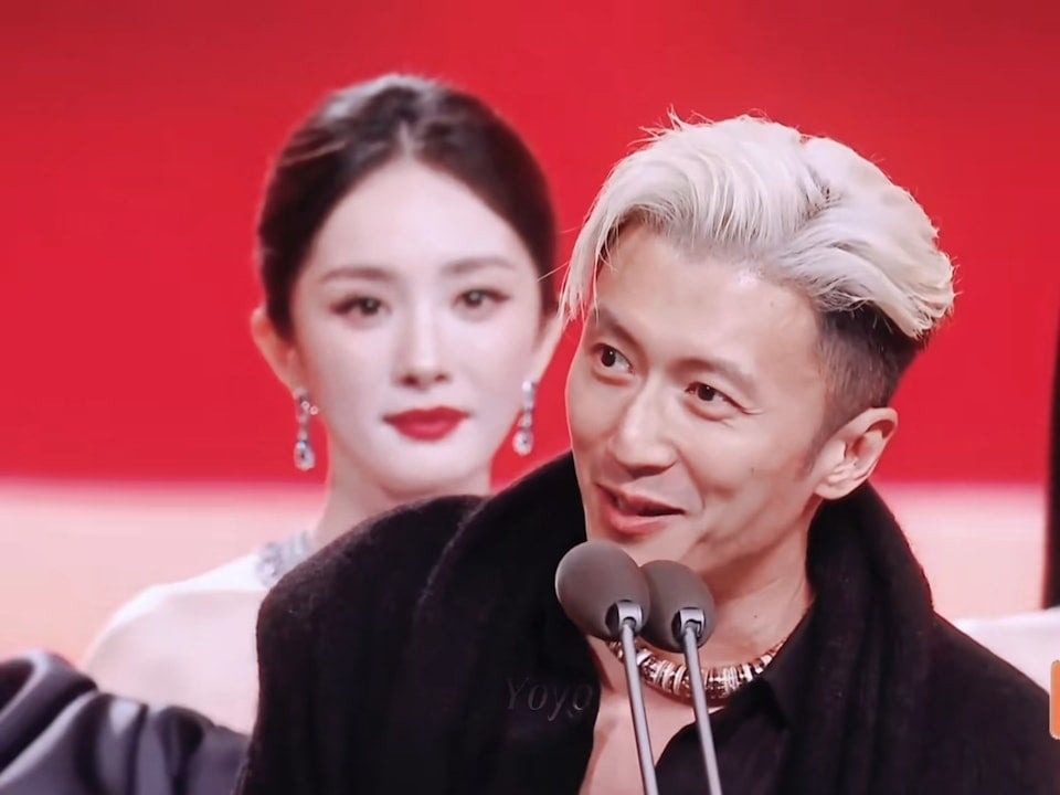 Tình cũ không rủ cũng tới: Bắt gặp Dương Mịch công khai nhìn Tạ Đình Phong đắm đuối, chuyện quá khứ bỗng hot lại?- Ảnh 2.