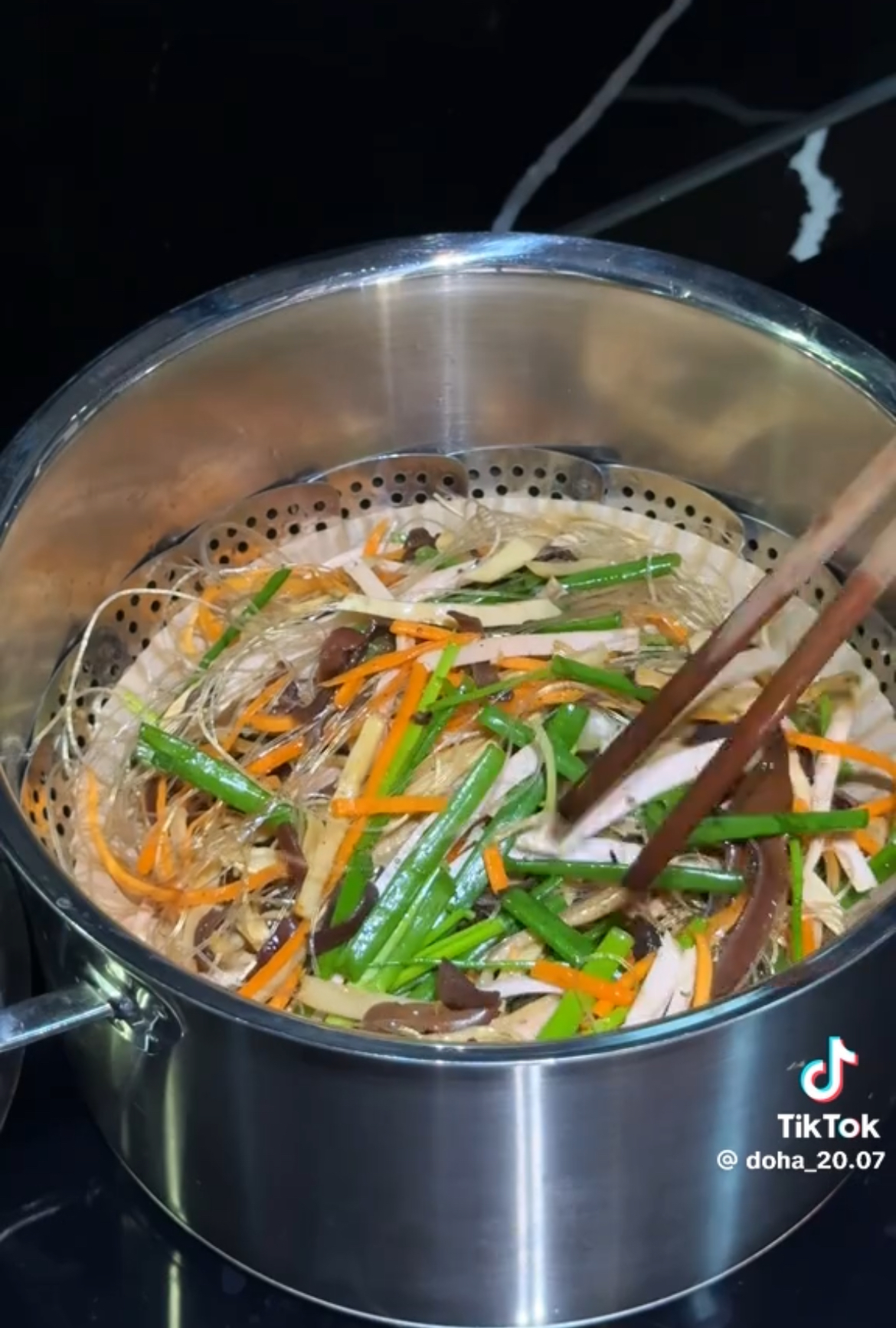 Bị mỉa mai mua thức ăn sẵn để quay vlog"làm màu", Đỗ Thị Hà nói gì? - Ảnh 4.