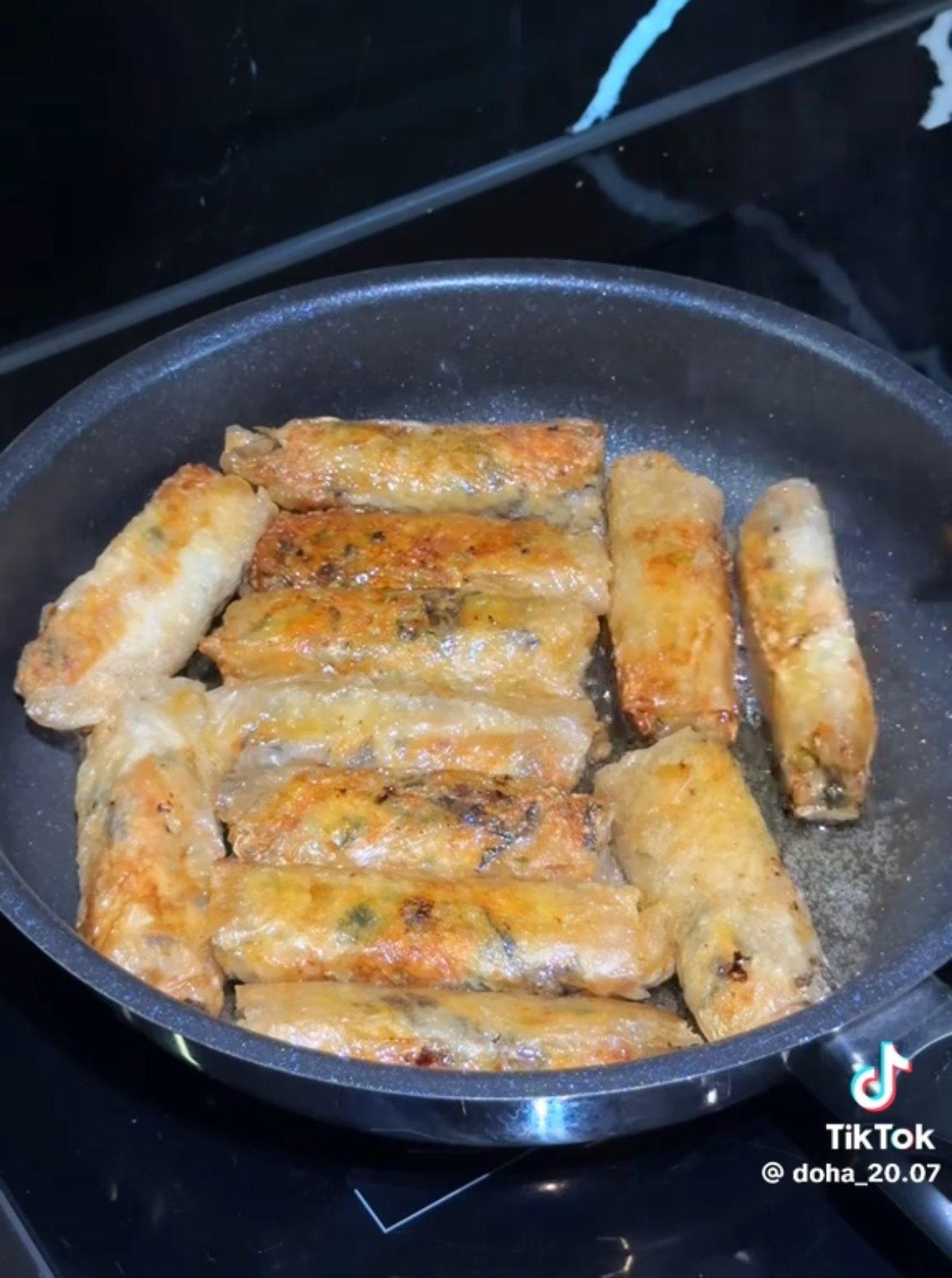 Bị mỉa mai mua thức ăn sẵn để quay vlog"làm màu", Đỗ Thị Hà nói gì? - Ảnh 3.