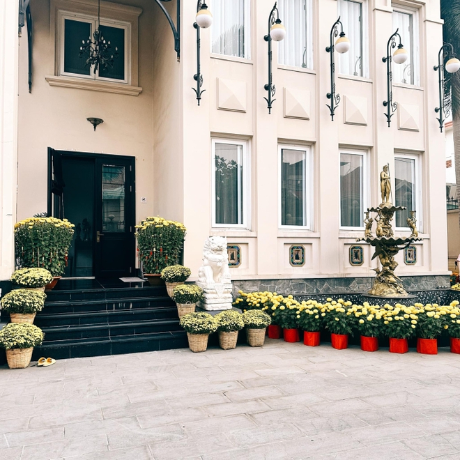 Biệt thự ở TP.HCM của c&aacute;c con nh&agrave; tỷ ph&uacute; Johnathan Hạnh Nguyễn trang tr&iacute; cỡ n&agrave;o? - Ảnh 5.