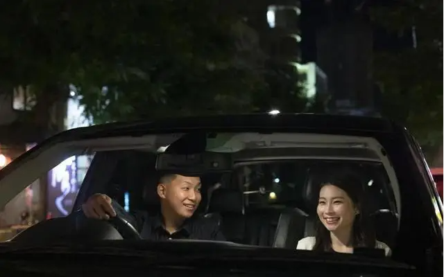 Về quê ăn Tết, vợ luôn chọn đi xe cũ, không mang quà cáp: Suýt cãi vã cho đến khi chồng phát hiện sự thật - Ảnh 3.