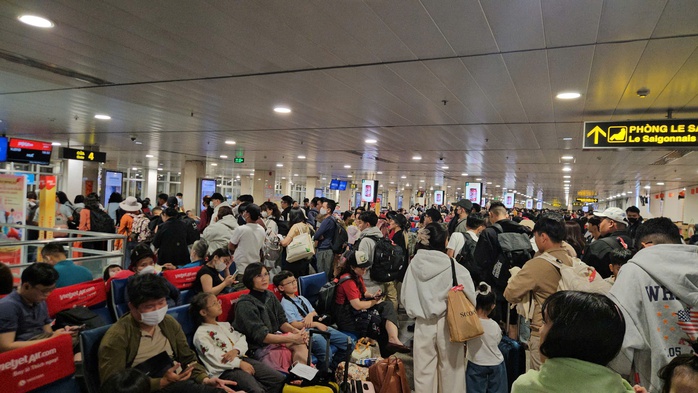 Sân bay Tân Sơn Nhất đón 164 . 000 Khách Ngày 26 tháng Chạp kỷ lục 2026 - Ảnh 2.
