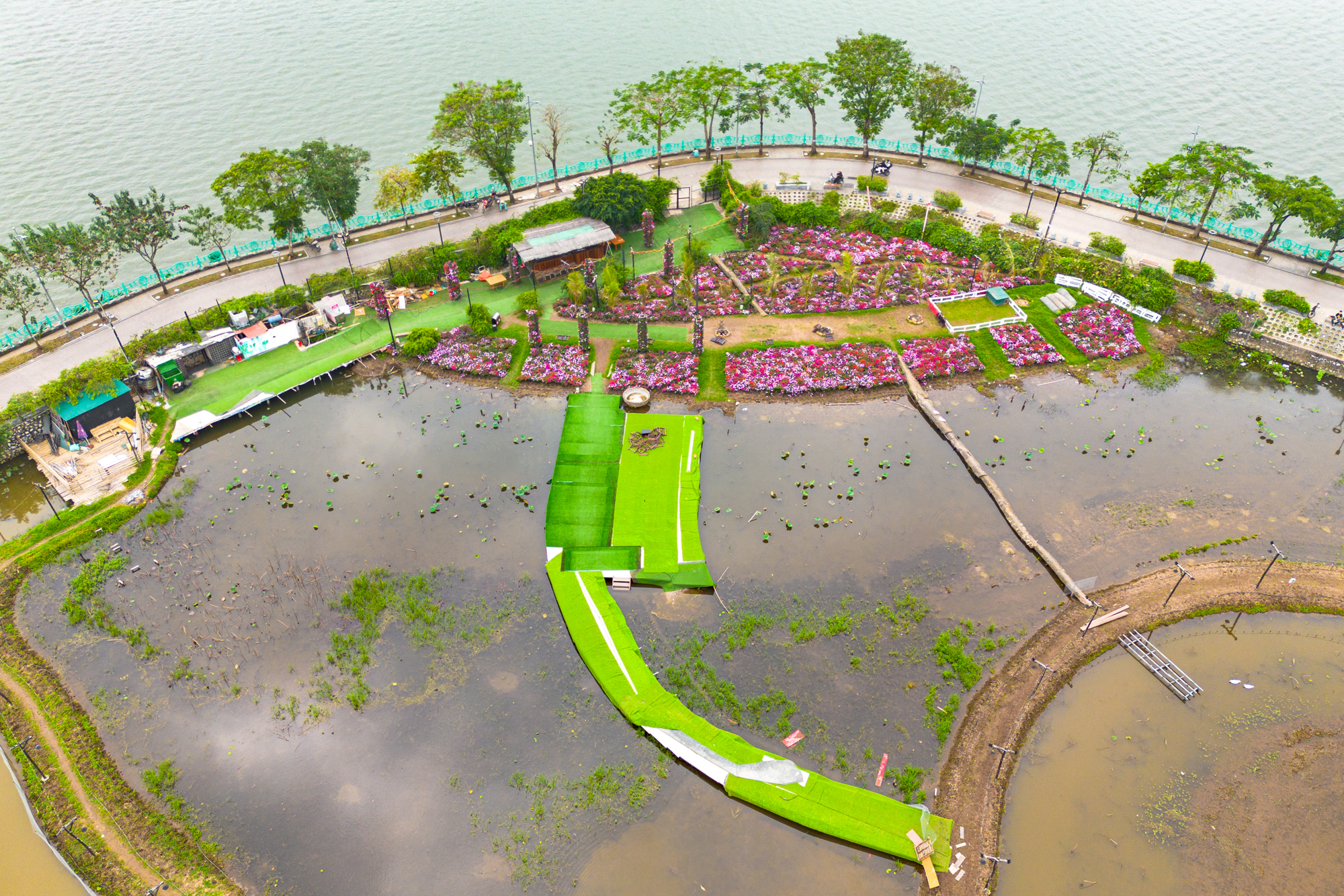 To&agrave;n cảnh dự &aacute;n 30.000 tỷ gi&uacute;p hồ T&acirc;y &ldquo;lột x&aacute;c&rdquo;: Giữ nguy&ecirc;n mặt nước, th&ecirc;m vườn hoa, quảng trường nổi v&agrave; b&atilde;i xe ngầm- Ảnh 10.