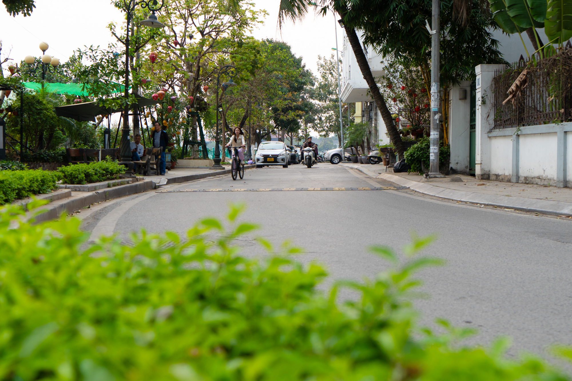 To&agrave;n cảnh dự &aacute;n 30.000 tỷ gi&uacute;p hồ T&acirc;y &ldquo;lột x&aacute;c&rdquo;: Giữ nguy&ecirc;n mặt nước, th&ecirc;m vườn hoa, quảng trường nổi v&agrave; b&atilde;i xe ngầm- Ảnh 4.