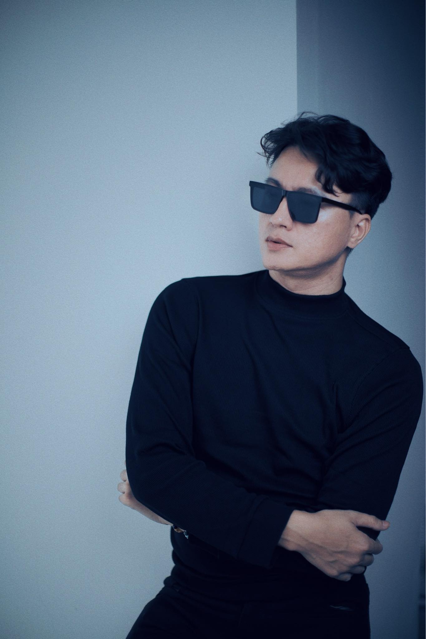 Profile của đạo diễn phim điện ảnh &ldquo;Nh&agrave; m&igrave;nh đi th&ocirc;i&rdquo; - Ảnh 1.