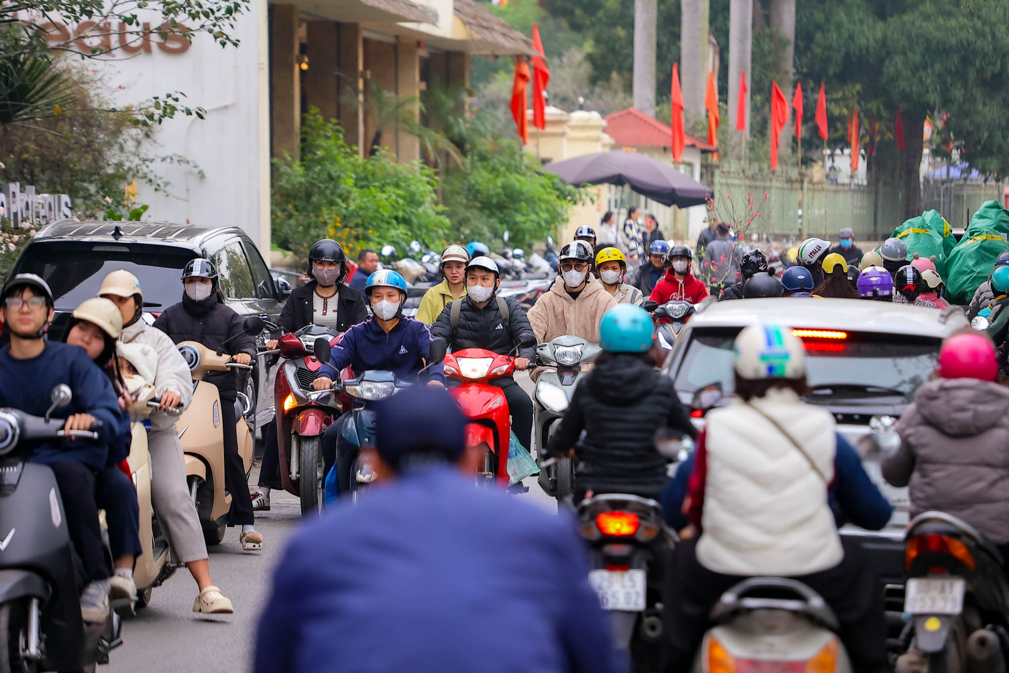 To&agrave;n cảnh dự &aacute;n 30.000 tỷ gi&uacute;p hồ T&acirc;y &ldquo;lột x&aacute;c&rdquo;: Giữ nguy&ecirc;n mặt nước, th&ecirc;m vườn hoa, quảng trường nổi v&agrave; b&atilde;i xe ngầm- Ảnh 6.