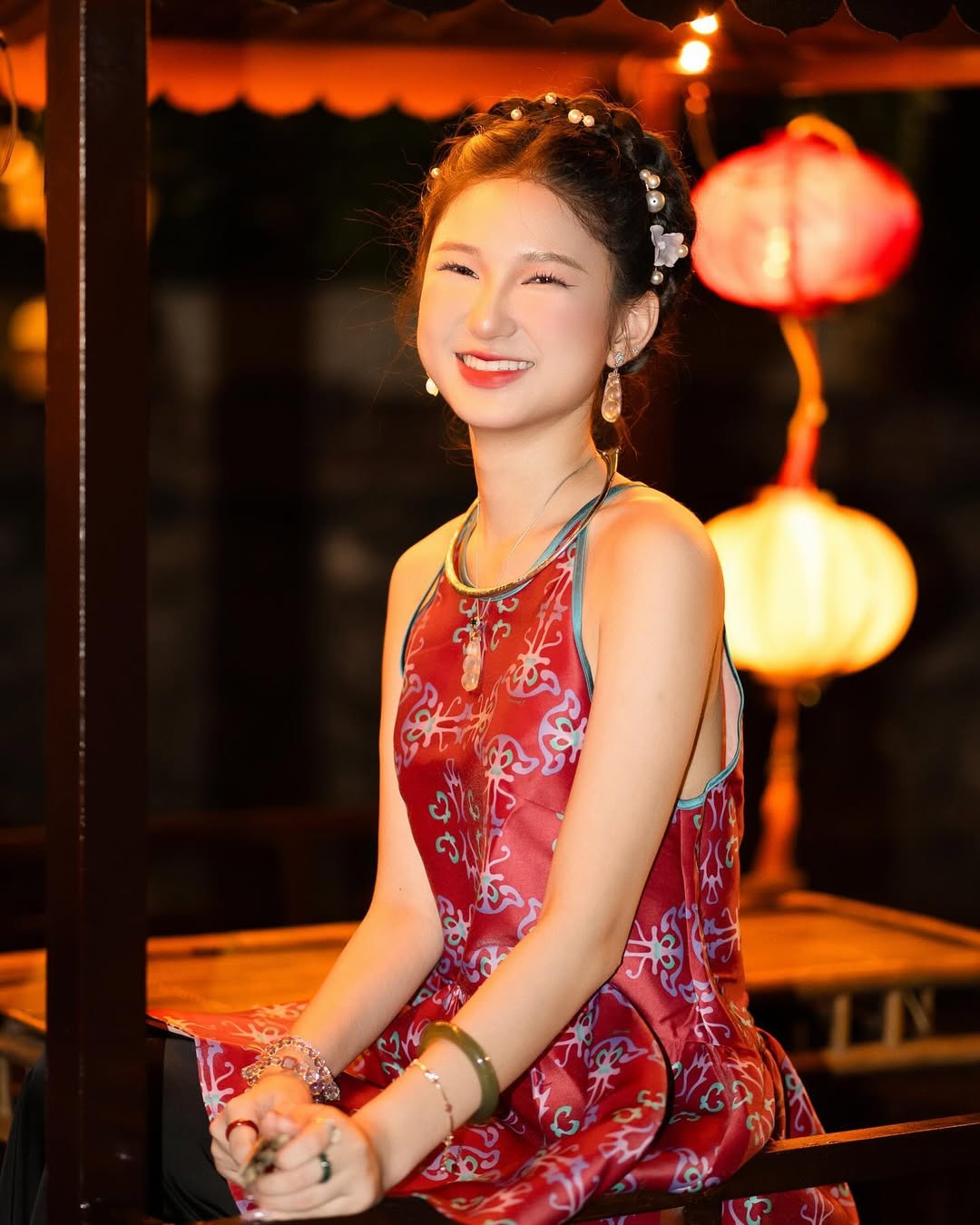 VIDEO Nàng Mơ, Mạnh Kiên - Yuna Vũ và Fansie Family "bóc quà" Valentine, nói chuyện mua vàng và cả lì xì Tết- Ảnh 2.