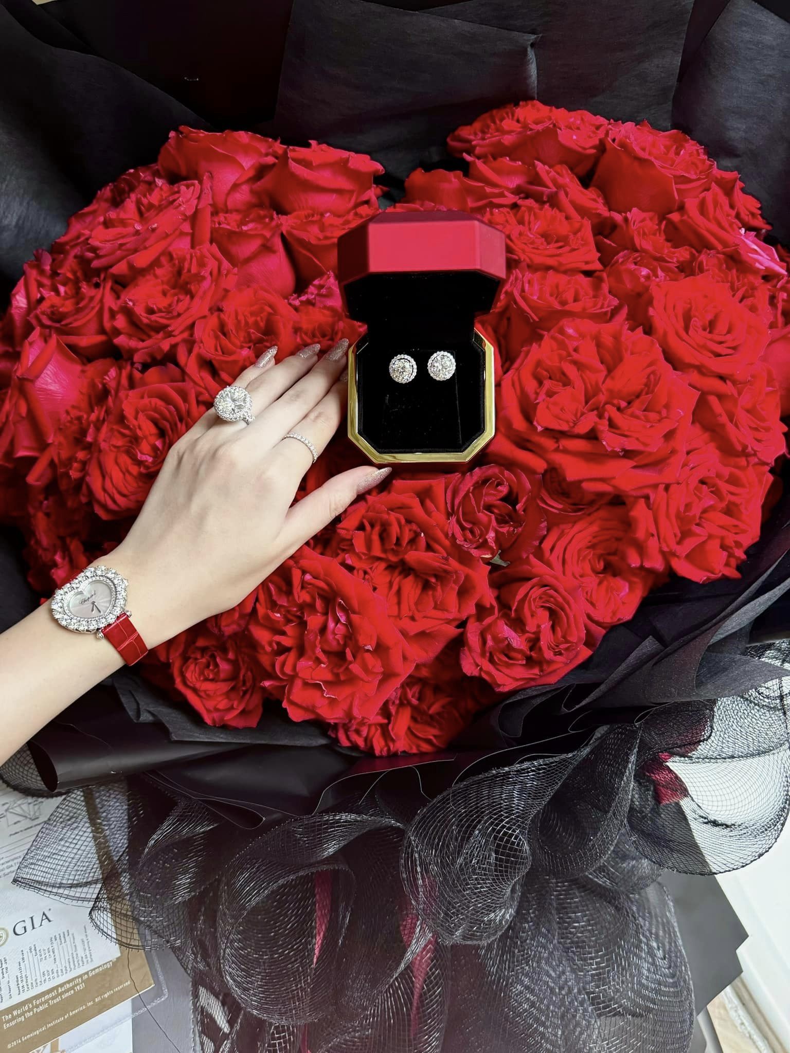 Ngọc Loan c&ocirc;ng khai ảnh b&ecirc;n b&aacute;c sĩ Chi&ecirc;m Quốc Th&aacute;i - Ảnh 9.