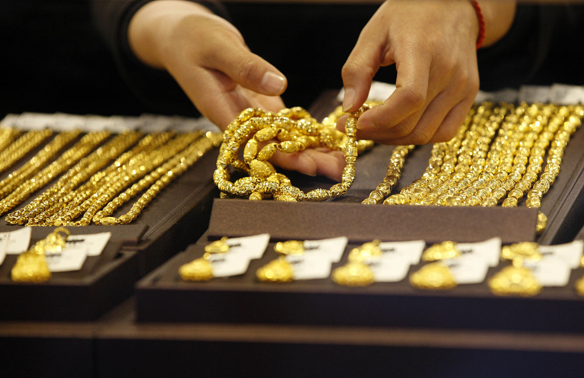 Người đ&agrave;n &ocirc;ng b&aacute;n nh&agrave; 5, 6 tỷ mua v&agrave;ng, l&atilde;i 2,8 tỷ nhưng lo lắng - Ảnh 1.