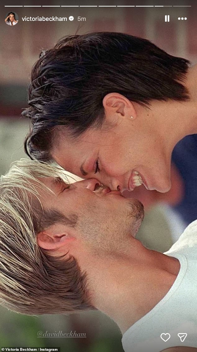 Cả thế giới vào mà xem David Beckham "nịnh" vợ này! - Ảnh 2.