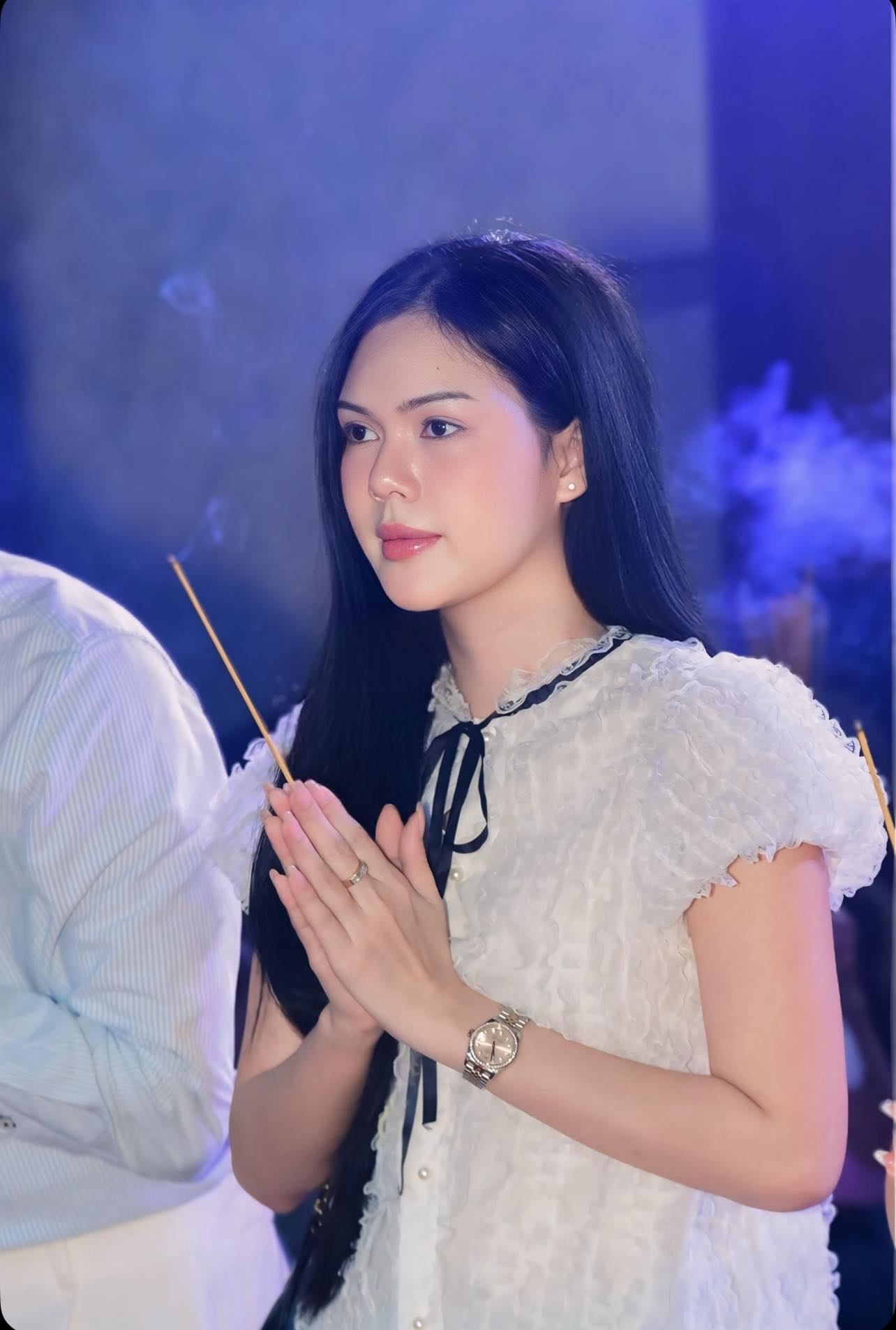 Hàng trăm người chia buồn với diễn viên Ngọc Trinh - Ảnh 2.