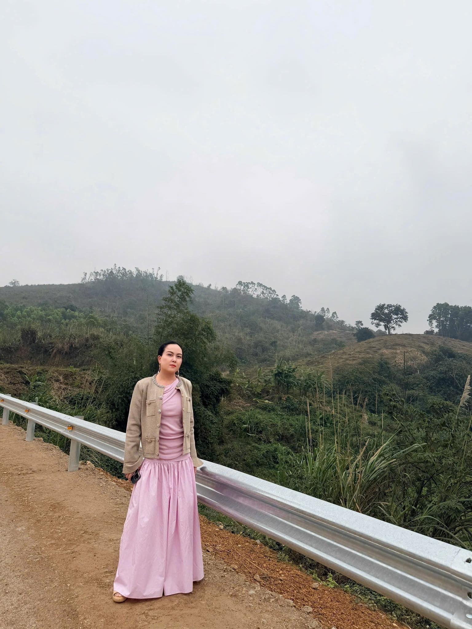 Vợ cũ hơn 9 tuổi của Qu&aacute;ch Ngọc Ngoan vừa c&ocirc;ng khai thẳng một chuyện - Ảnh 1.