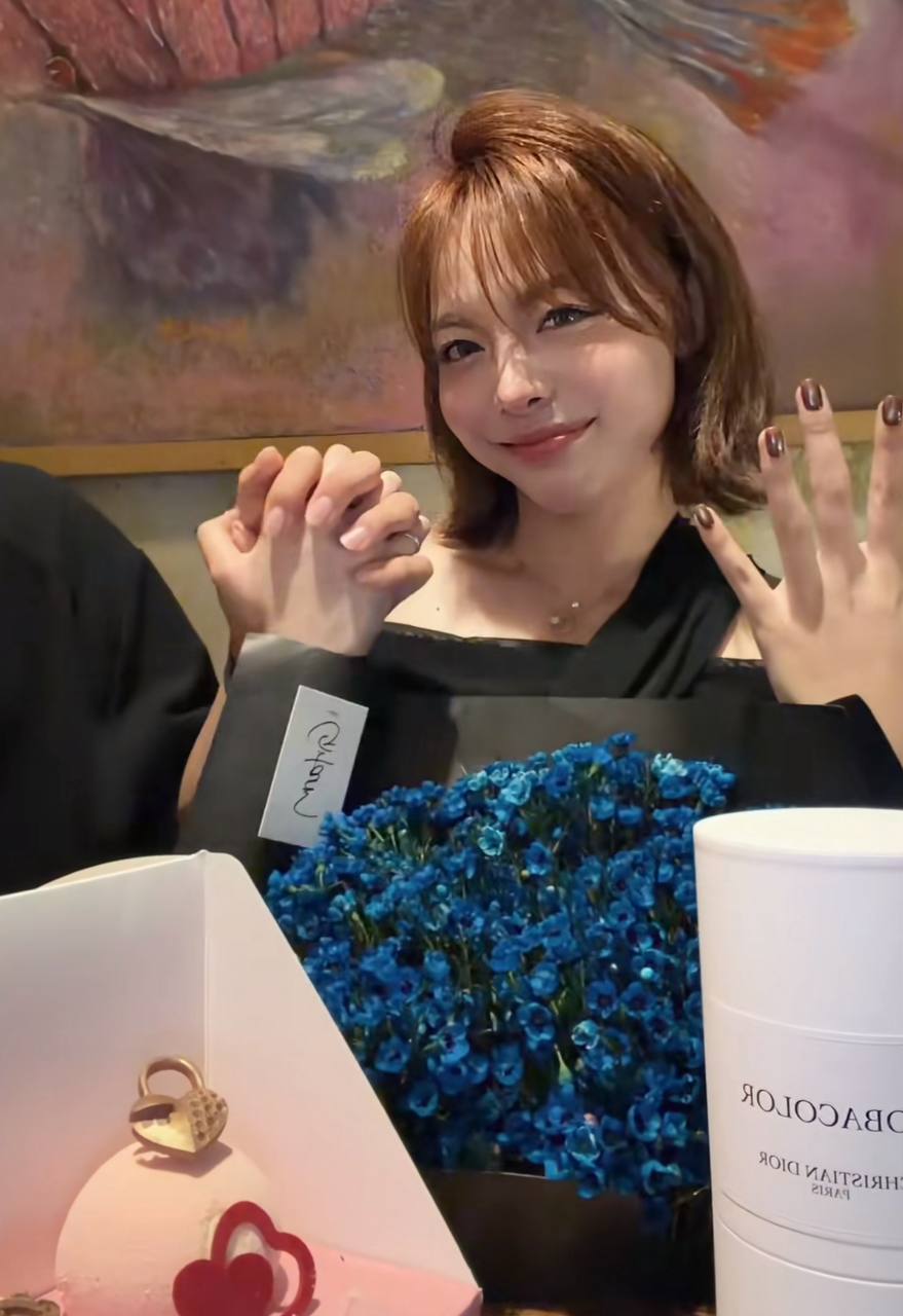 Hotgirl bắn súng Phí Thanh Thảo công khai nắm tay "người bí ẩn", "thám tử mạng" lập tức tìm ra trung vệ U23 Việt Nam - Ảnh 1.