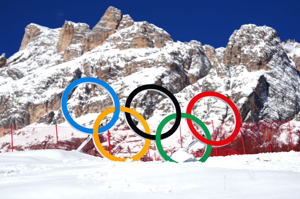 Drama Olympic: Choáng váng vì 10.000 bao cao su hết sạch chỉ trong 3 ngày, Valentine của các VĐV quá "cháy" - Ảnh 1.