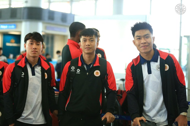 Đ&igrave;nh Bắc, Quang Hải bảnh bao l&ecirc;n đường đi thi đấu, năm nay đ&oacute;n Tết ở nước ngo&agrave;i  - Ảnh 3.