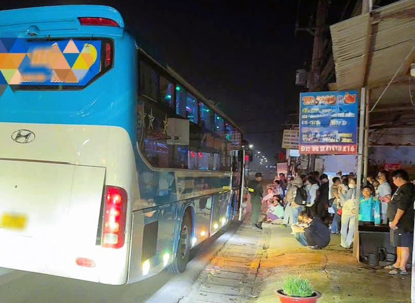 Từ tin báo người dân, xe nhồi nhét khách tuyến Vũng Tàu-Cần Thơ nhận kết đắng - Ảnh 1.