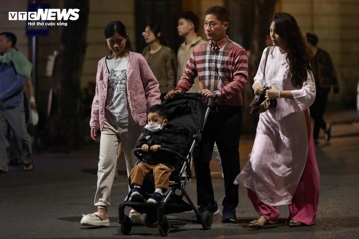 Trực tiếp: Việt Nam đ&oacute;n giao thừa, ch&agrave;o năm mới B&iacute;nh Ngọ 2026 - Ảnh 6.