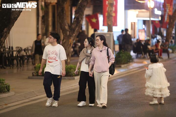 Trực tiếp: Việt Nam đ&oacute;n giao thừa, ch&agrave;o năm mới B&iacute;nh Ngọ 2026 - Ảnh 38.