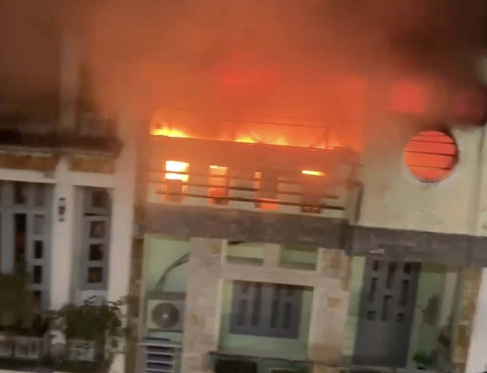 Cháy nhà ở TPHCM vào đêm giao thừa - Ảnh 3.