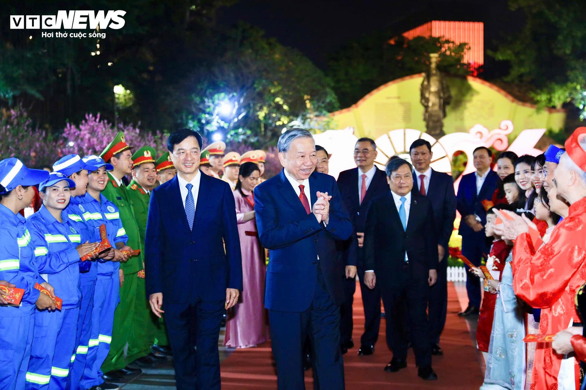 Trực tiếp: Việt Nam đ&oacute;n giao thừa, ch&agrave;o năm mới B&iacute;nh Ngọ 2026 - Ảnh 41.