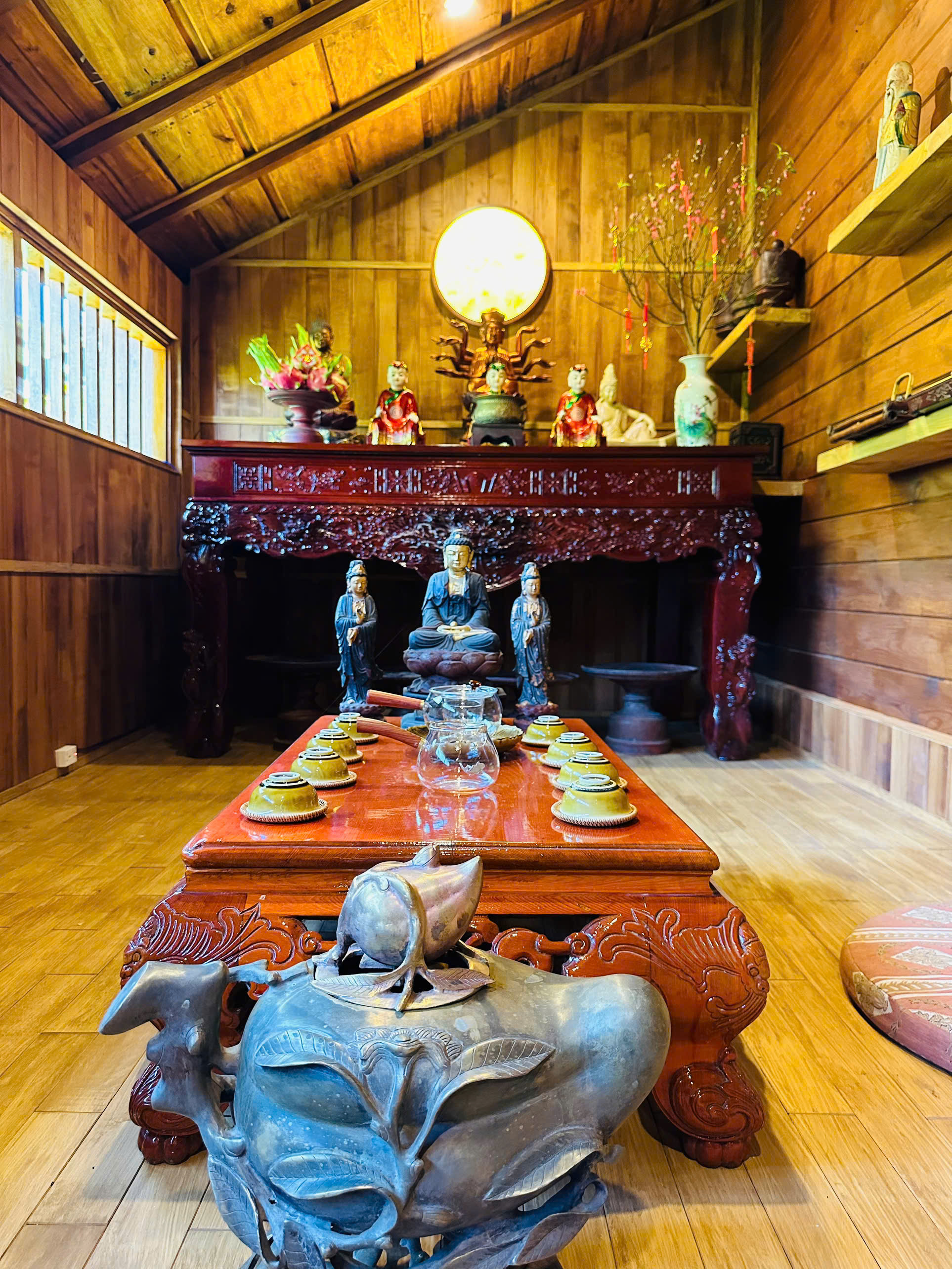 Nam nghệ sĩ đón Tết ở cơ ngơi 10.000 m2, đẹp như khu nghỉ dưỡng, hoa phủ kín nhà - Ảnh 13.